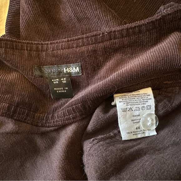 H&M brown corduroy skirt with belt. NWT. Size 12. - Picture 2 of 4